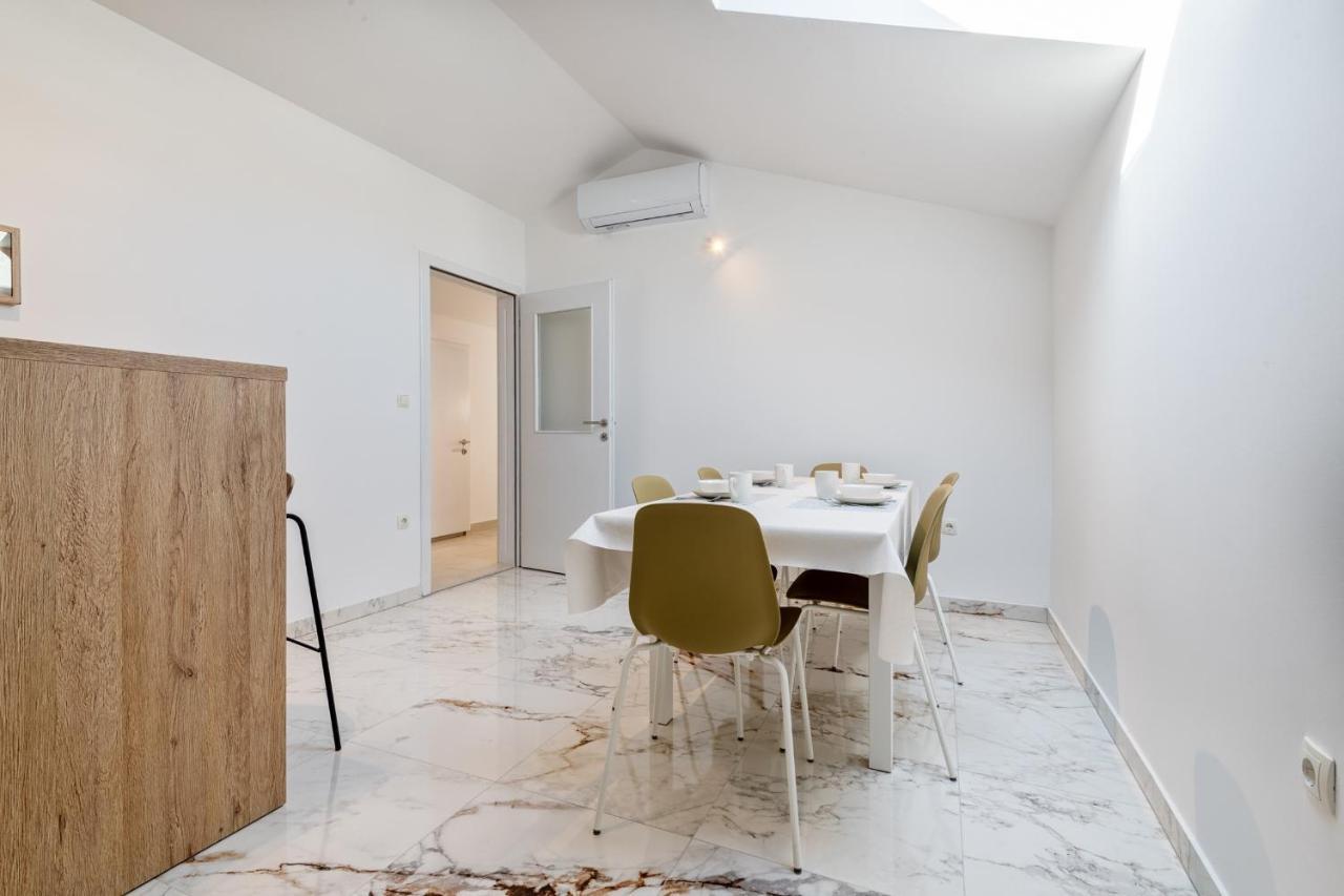 Familia Apartment *